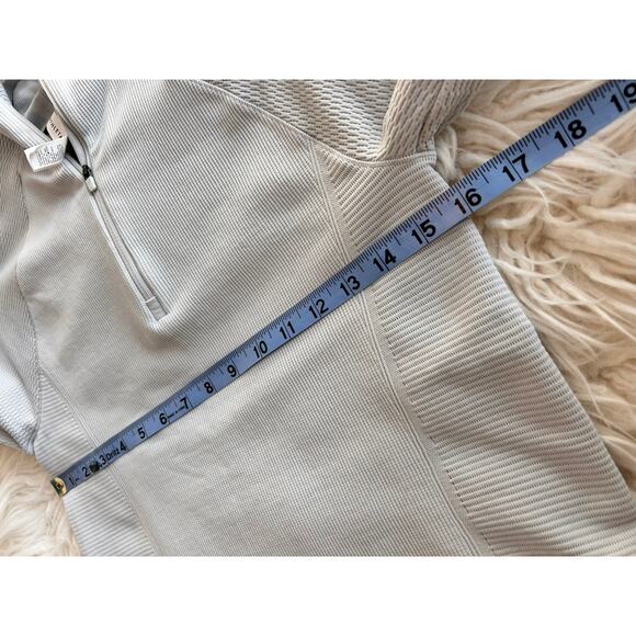 Athleta Women's Half Zip Athletic Pullover Top Activewear Icy Gray Size Small‎ - Picture 9 of 10